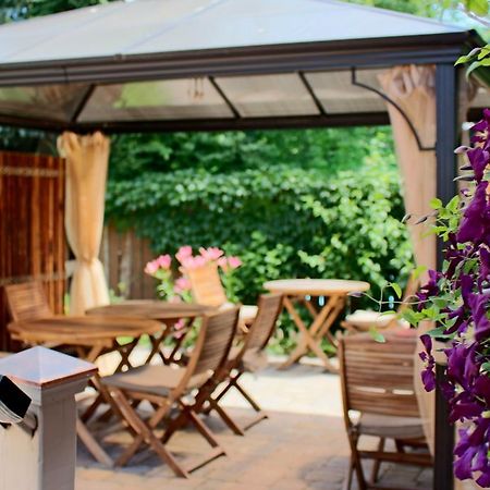 Globetrotters B&B Niagara-on-the-Lake Exteriör bild